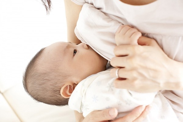 7 lưu ý quan trọng khi chăm sóc bé sơ sinh 1