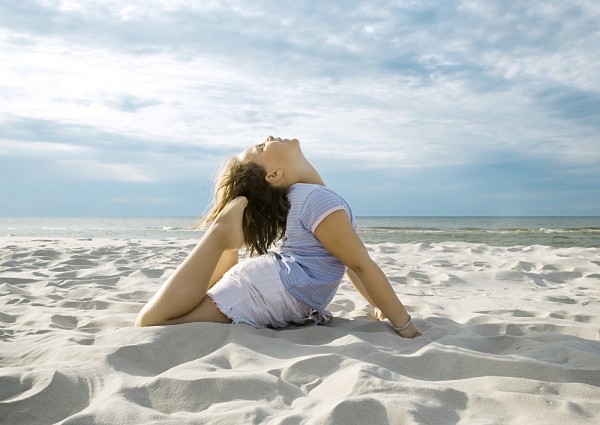 Yoga giúp bé tăng cường sự dẻo dai và kiểm soát các bệnh về tim mạch.