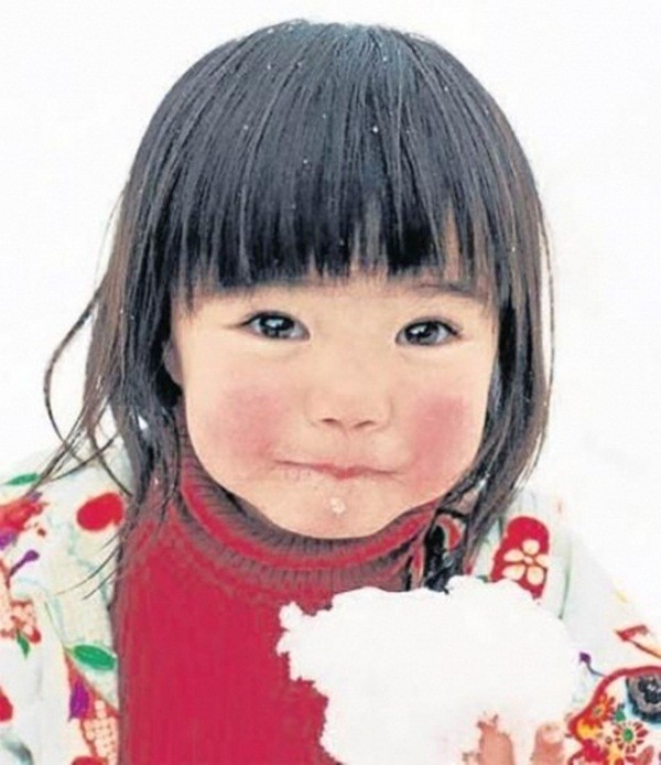 Cô bé Nhật làm "rung rinh" hàng triệu trái tim cư dân mạng 7