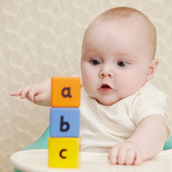 8 trò chơi mẹ có thể dạy bé học chữ từ sớm 2