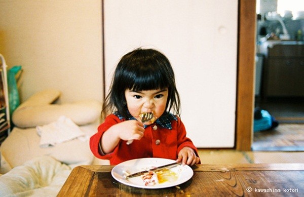Cô bé Nhật làm "rung rinh" hàng triệu trái tim cư dân mạng 16