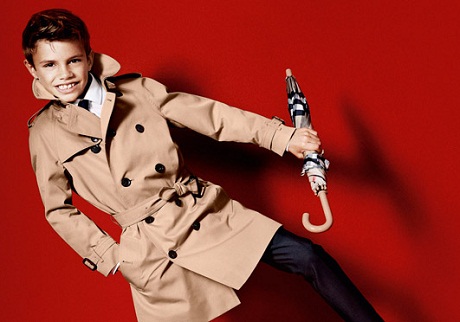 Romeo Beckham, 10 tuổi, đã trở thành người mẫu nhí cho nhãn hàng thời trang nổi tiếng.