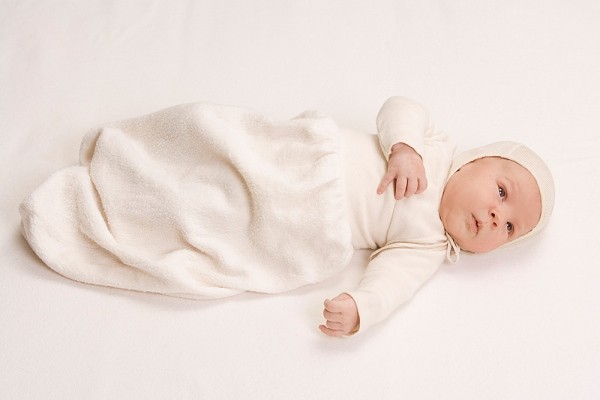 4 điều cần tránh khi mua quần áo cho bé sơ sinh 1