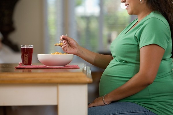 Phụ nữ béo phì và những nguy cơ gặp phải khi mang bầu 3