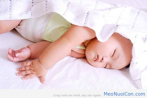 7 bí quyết cho bé sơ sinh ngủ ngon