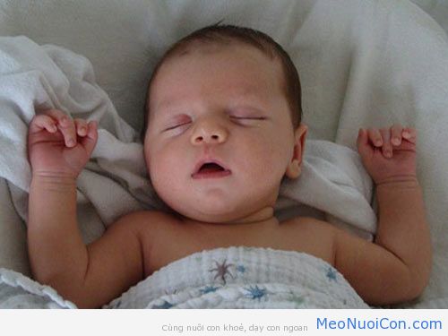 Chăm sóc trẻ sơ sinh: bắt đầu từ đâu thì “chuẩn”?