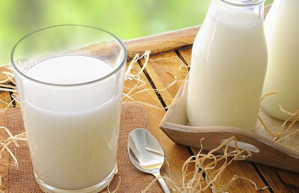 Sữa tươi cho bé 1 tuổi – Mẹ chọn loại nào?