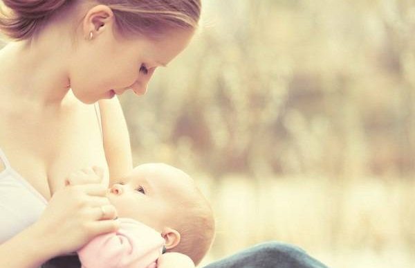 Mách mẹ các loại sữa tăng cân cho bé sơ sinh và trẻ nhỏ