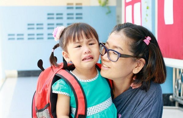 4 điều mẹ nhất định phải làm nếu không muốn trẻ khóc lóc hay ốm vặt khi đi học mẫu giáo