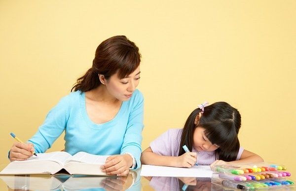 Giúp con tự giác làm bài tập về nhà