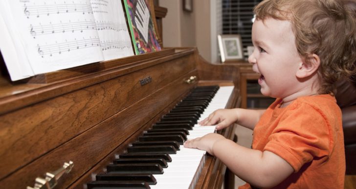 Trí tuệ trẻ phát triển vượt trội nhờ âm thanh từ phím đàn piano