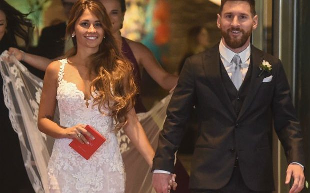 Lionel Messi – chàng cầu thủ biết yêu từ năm… 9 tuổi nhưng từ đó đến nay đã 22 năm chỉ chung thủy với duy nhất một người