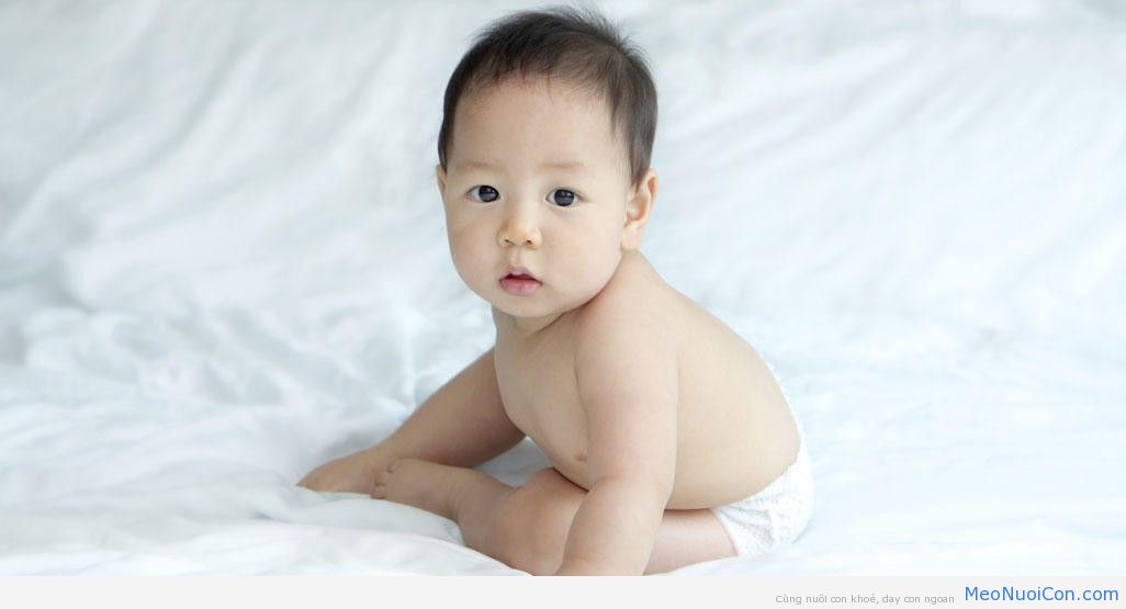 Sự phát triển của trẻ sơ sinh trong 12 tháng đầu đời khiến ai cũng kinh ngạc - Ảnh 3.