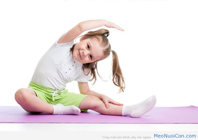 8 lợi ích tuyệt vời của Yoga cho trẻ em: Sự thay đổi tuyệt vời từ thể chất đến tâm trí - Ảnh 2.