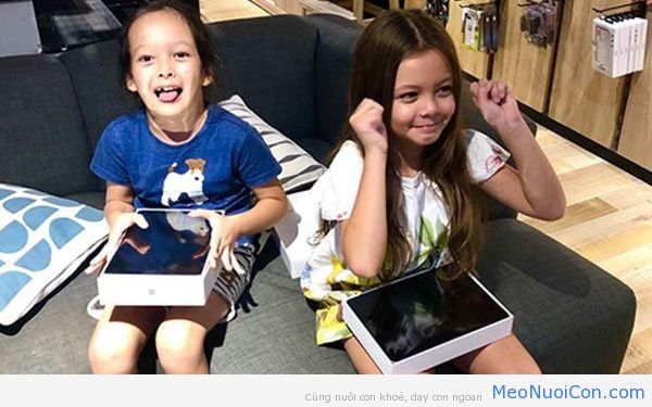 Từng tuyên bố không cho các con tiếp xúc với công nghệ nhưng vì lý do này mà Hồng Nhung phải “chịu thua” đi mua iPad cho con