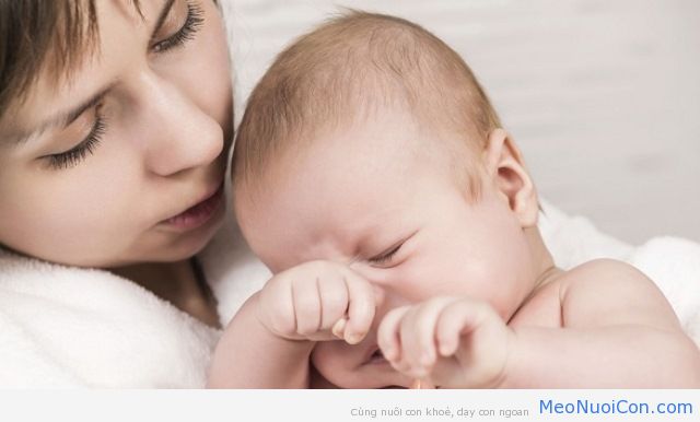 Dấu hiệu stress ở trẻ sơ sinh và cách khắc phục