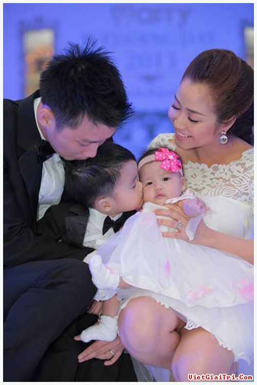 Gia đình hạnh phúc của Ốc Thanh Vân