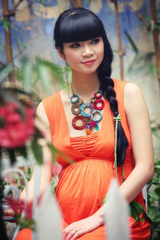 Chọn trang phục bầu sang trọng và quyến rũ như sao Việt  | sao Việt mặc váy bầu,váy bầu sao Việt,chọn váy bầu như sao Việt