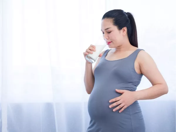 phụ nữ mang thai nên uống sữa chuyên dụng